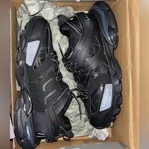 All black balenciagas